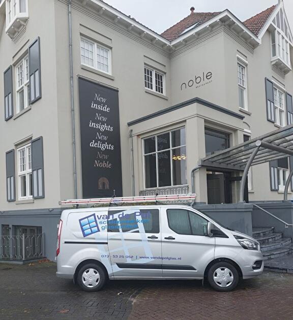 Voorvertonings afbeelding: Glas en schilderwerk